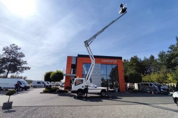 2.5 DCI 110KM Podnośnik koszowy Zwyżka 20m